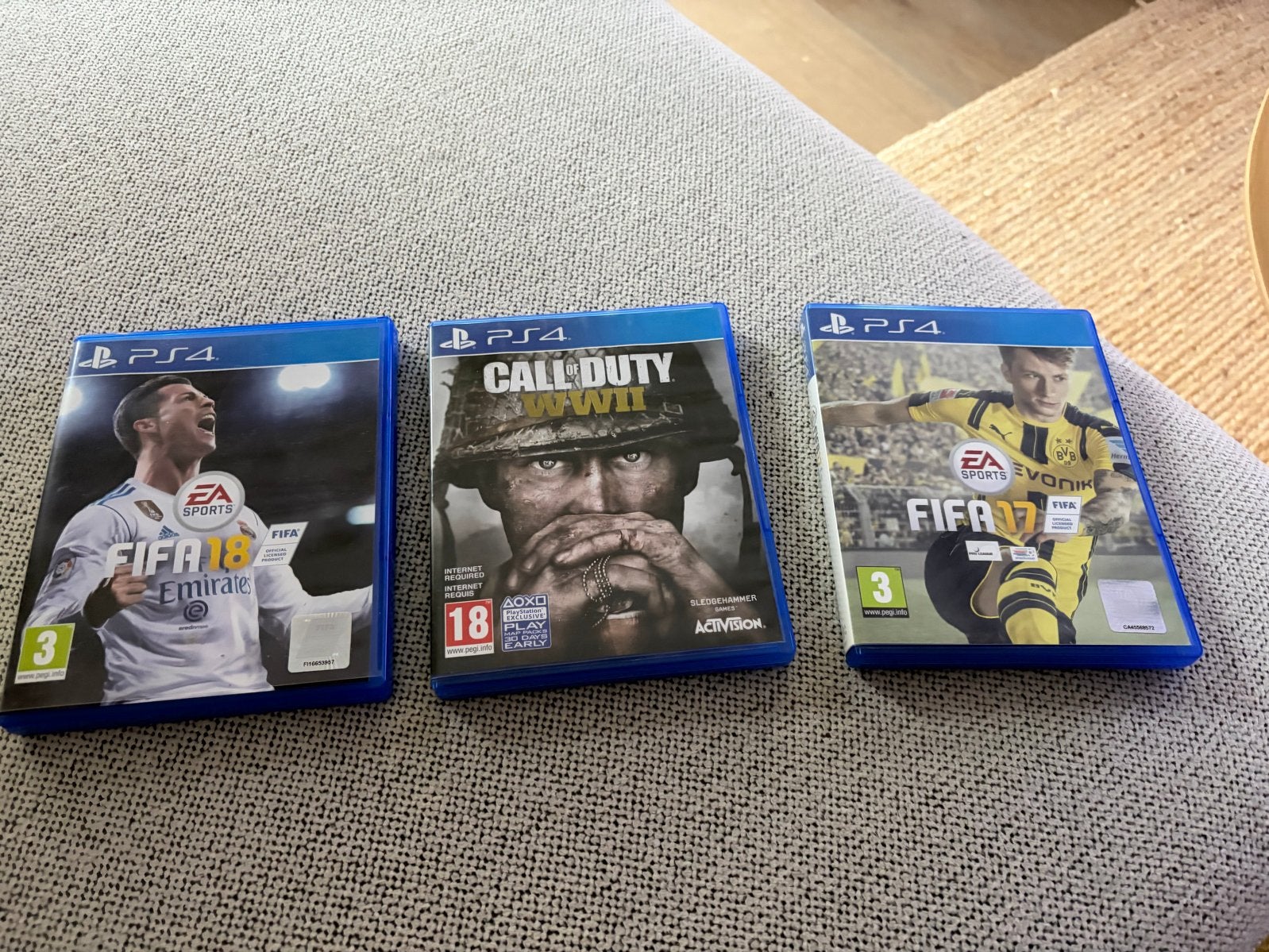 PS4 games: FIFA 17, FIFA 18 & Call of Duty WWII, Spelcomputers en Games, Games | Sony PlayStation 4, Online, Gebruikt, Vanaf 18 jaar