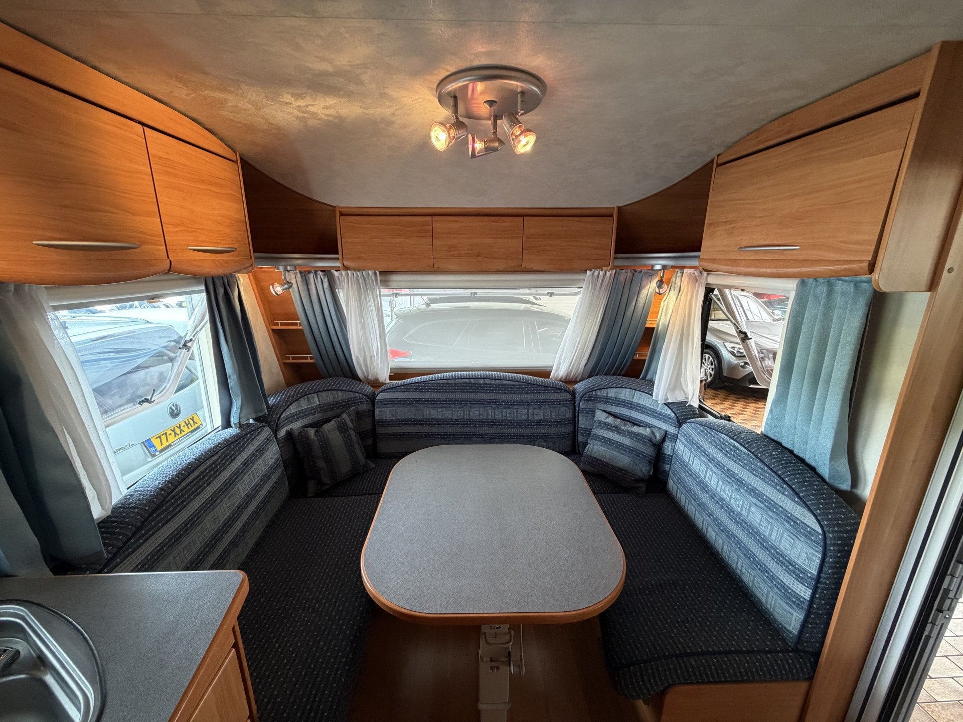Adria BWJ 2005 ADORIX 512 UP MOVER | TULE FIETSENREK | BADKA, Vast bed, Bedrijf, Adria, Azieweg 17
9407TC  ASSEN, NL