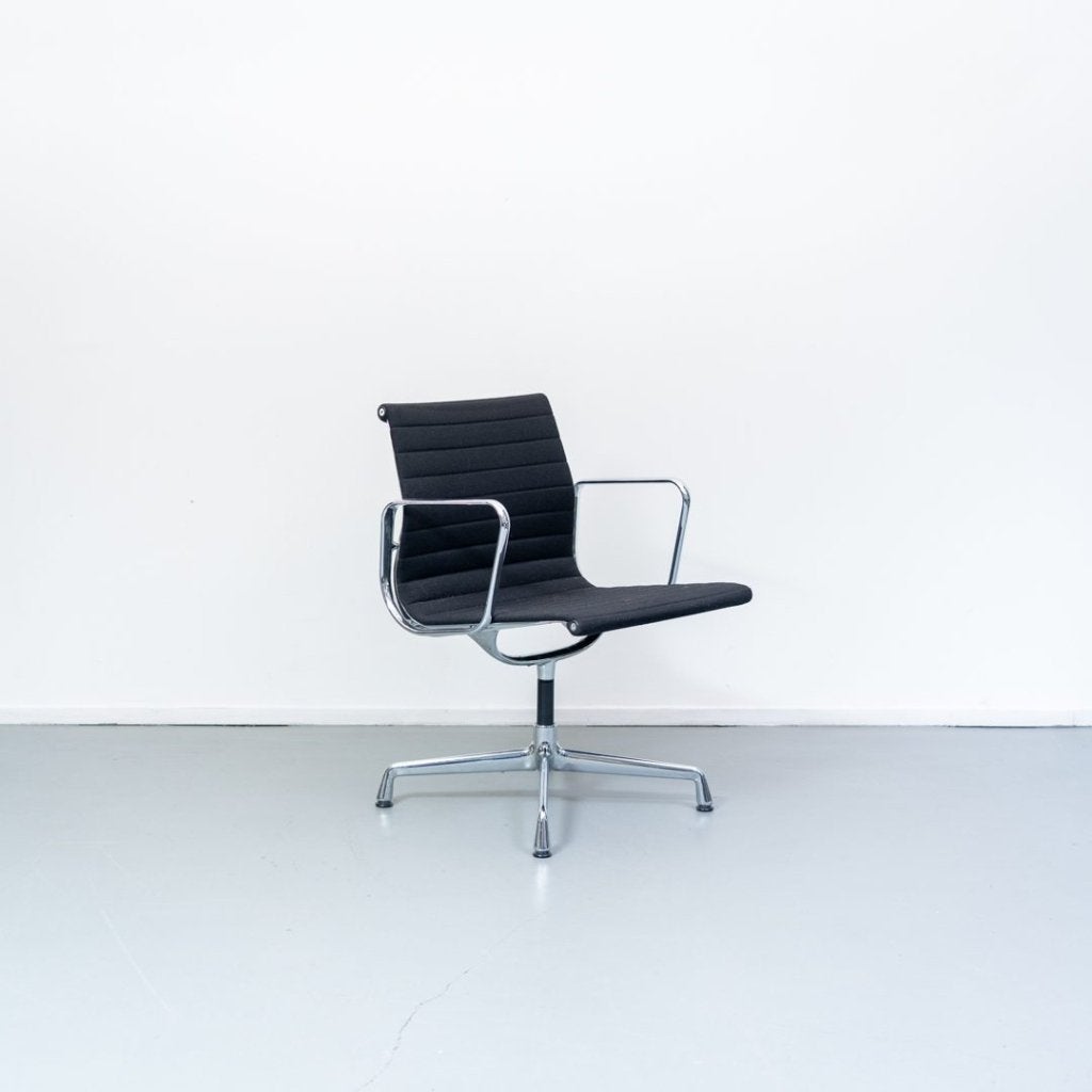 Vitra Eames EA 107 Stoel Zwart Hopsak - Chroom, Niet ingevuld, Zo goed als nieuw, Niet ingevuld, Niet ingevuld