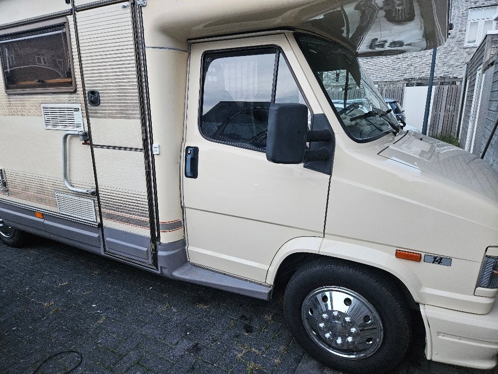 Zeer nette FFB Camper INSTAPKLAAR, Alkoof, Ringverwarming, Fiat, Raamblindering