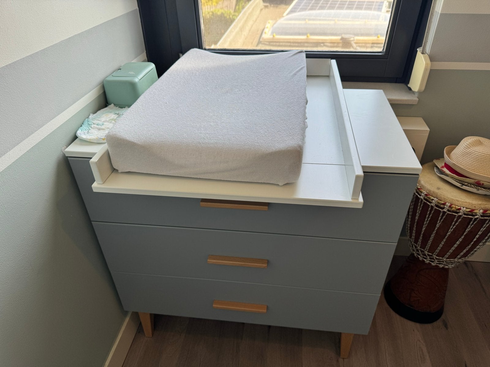 Foto 4 van Babykamer set: Ledikant en Commode (Zo goed als nieuw)