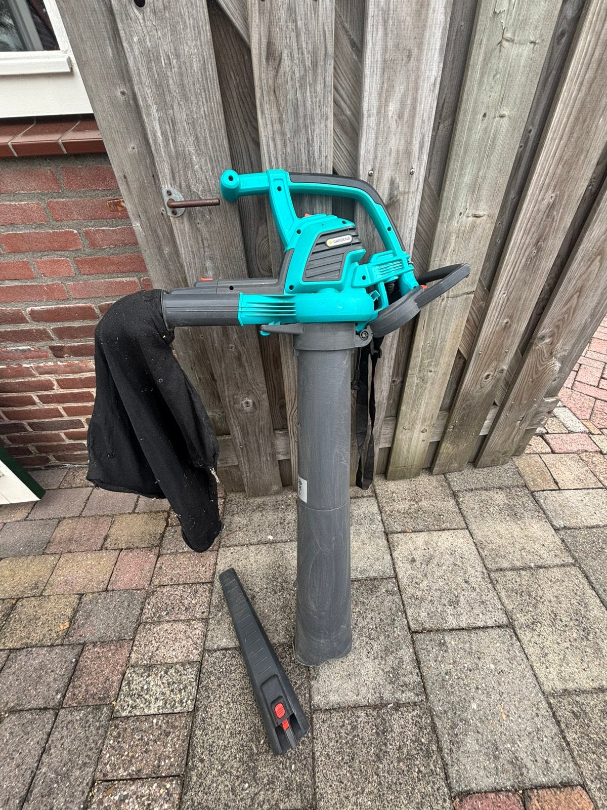 Gebruikte Gardena bladblazer/zuiger, Tuin en Terras, Ophalen, Gebruikt, Met opvangzak, Handgedragen