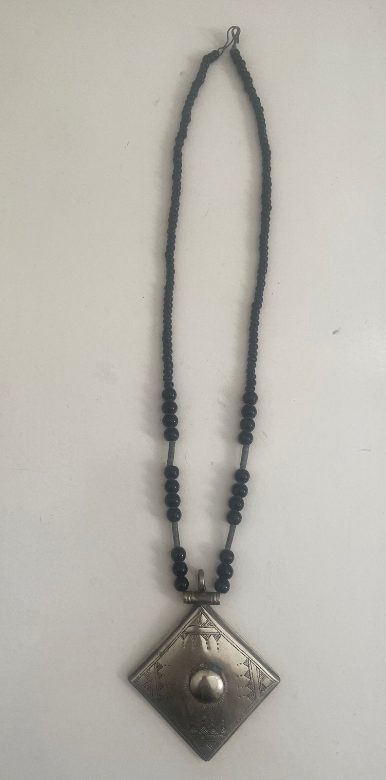Touareg amulet, Sieraden, Tassen en Uiterlijk, Ophalen of Verzenden, Zo goed als nieuw, Zwart, Zilver