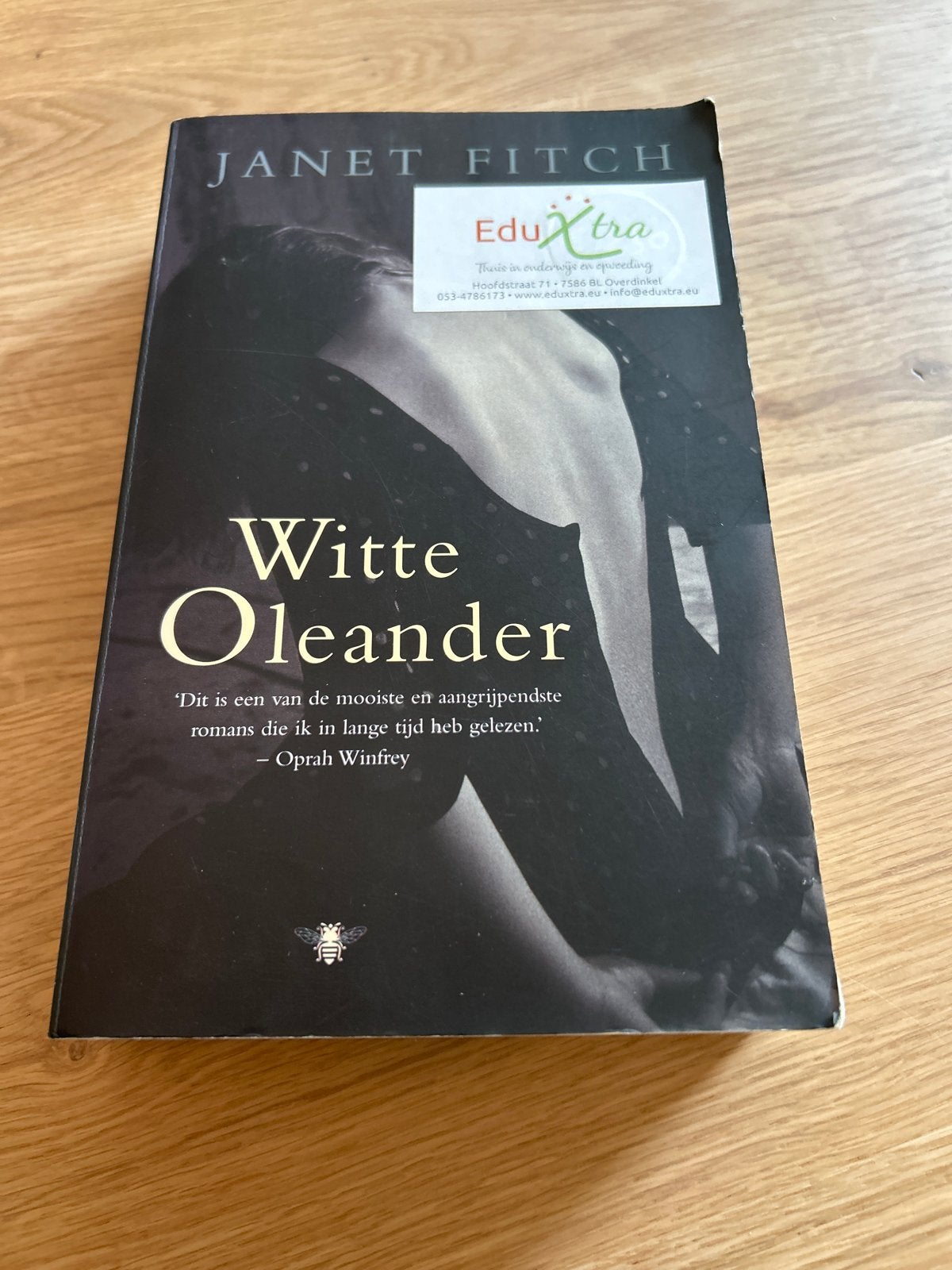 Witte Oleander - Janet Fitch (roman), Ophalen of Verzenden, Gelezen, Wereld overig