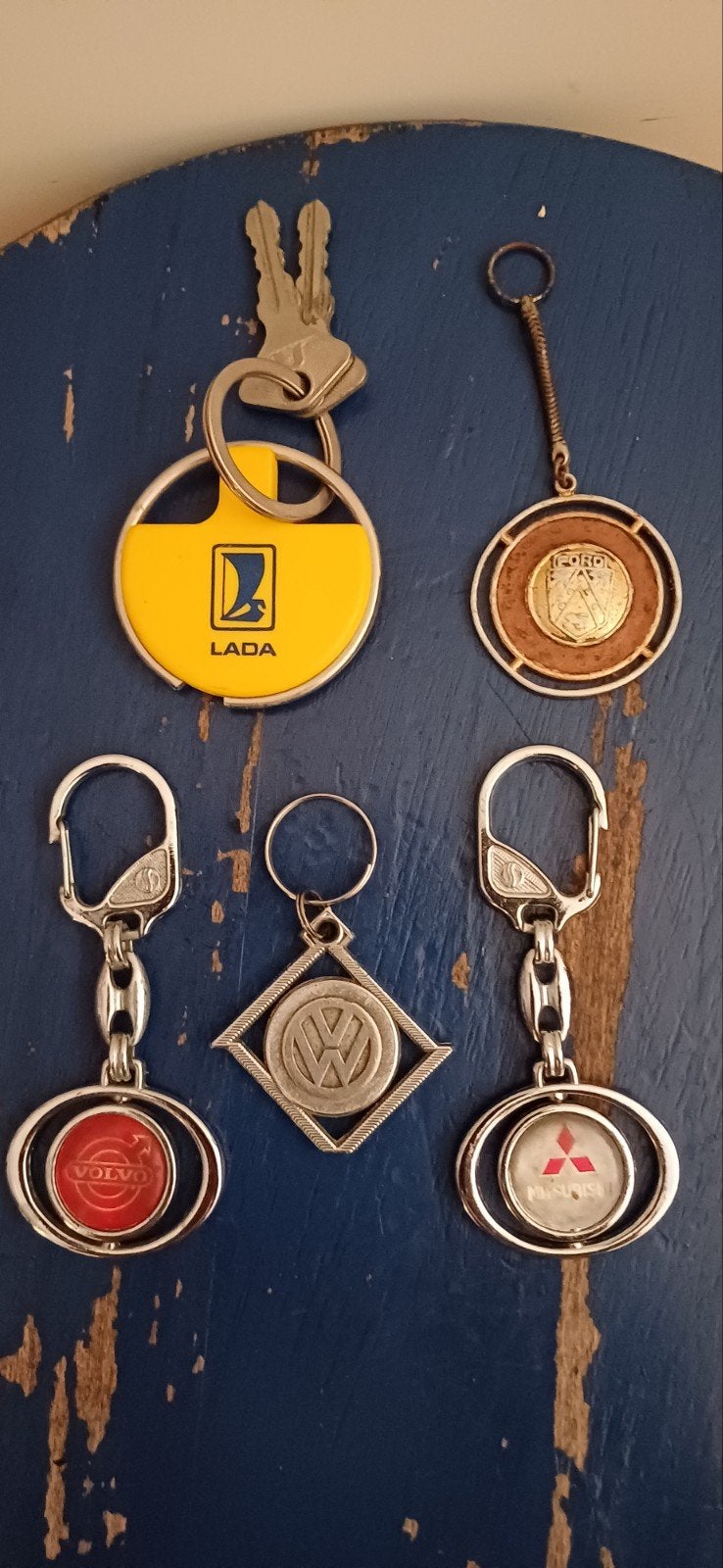 Ford / Lada / Mitsubishi / Volvo / VW  sleutelhangers, Ophalen of Verzenden, Merk
