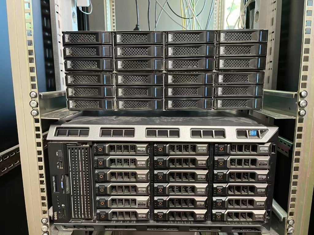 12Gb NAS/Server Uitbreidingsset: 24-Bay Cages + LSI 3008 HBA, Ophalen, Gebruikt