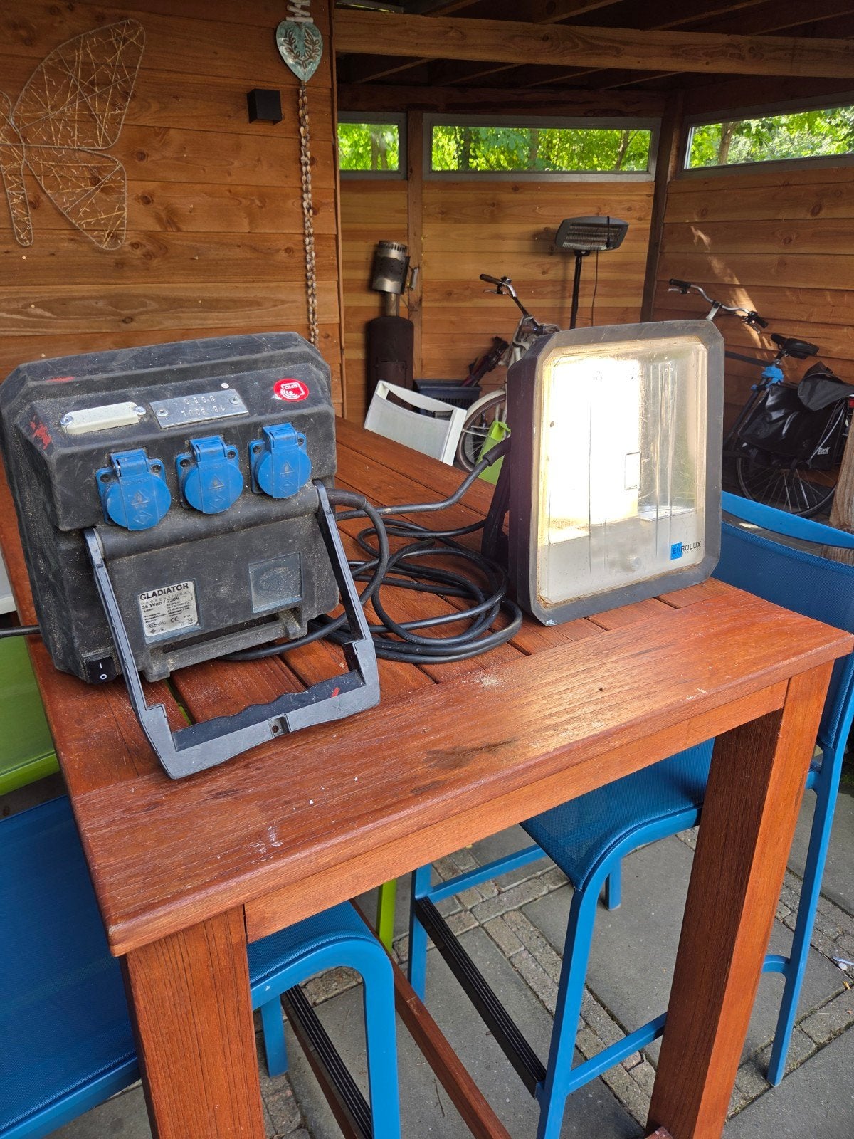 2x Bouwlamp met stopcontacten - Eurolux Gladiator, Ophalen, Gebruikt, Minder dan 50 watt, Lamp met armatuur