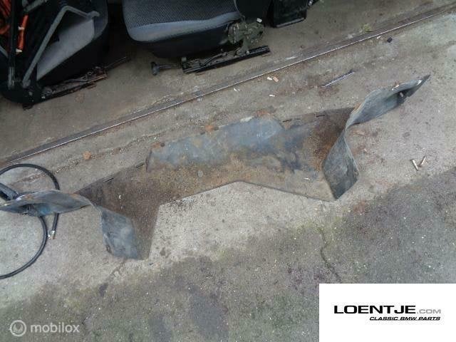 Beschermplaat bodem BMW e30 325i 320i 318i 316, Auto-onderdelen, Gebruikt, Ophalen of Verzenden, BMW, BMW