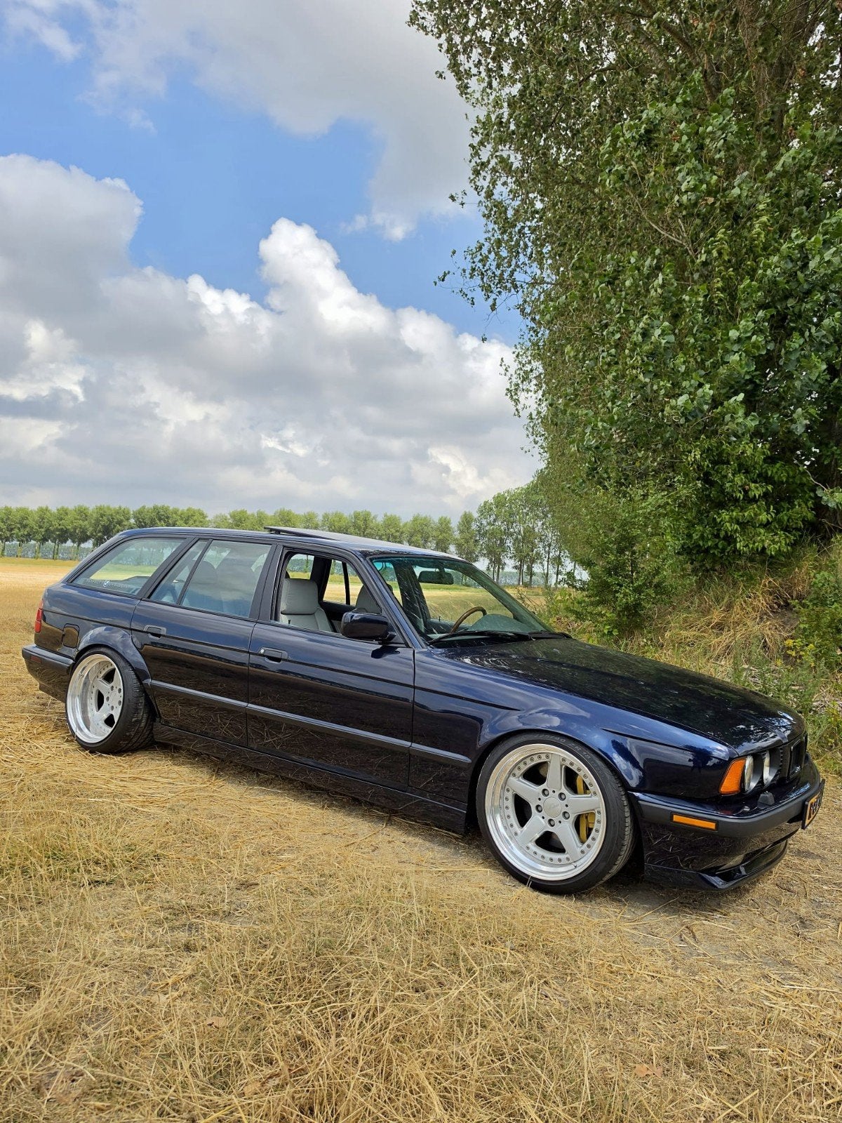 BMW E34 525i touring widebody, Auto's, BMW, Achterwielaandrijving, Blauw, Leder, Stationwagon