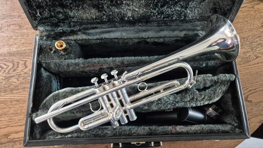 Schilke X3, Muziek en Instrumenten, Blaasinstrumenten | Trompetten, Ophalen, Gebruikt, Bes-trompet, Met koffer