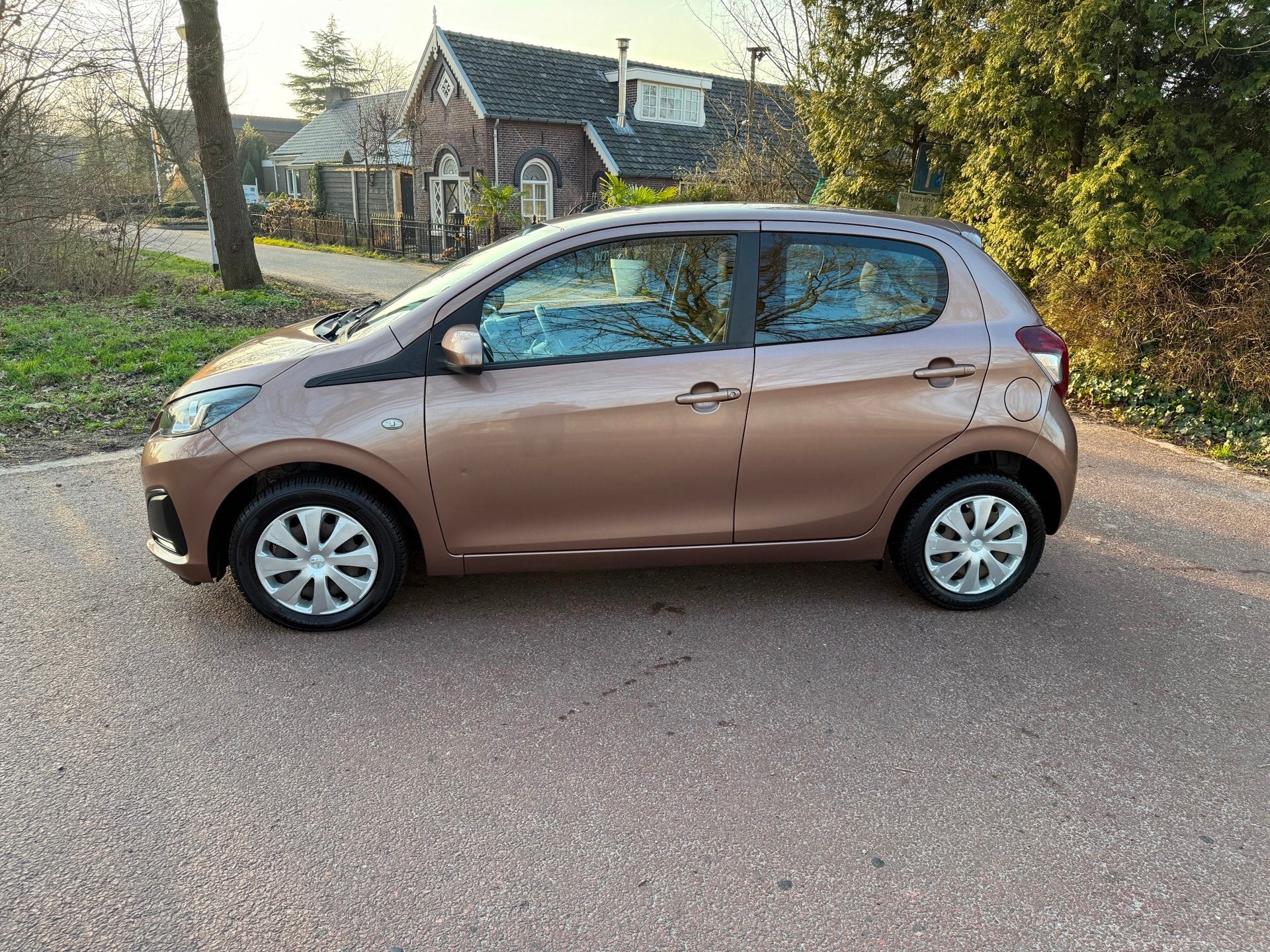 Peugeot 108 1.0 e-VTi Active / Airco / Aux / BT / / Apk / 5d, Auto's, Voorwielaandrijving, Euro 5, Gebruikt, Bruin