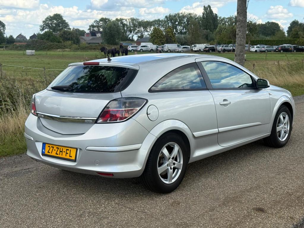 Opel Astra GTC 1.6 Temptation Airco NAP APK 09-2026, Voorwielaandrijving, Gebruikt, Zwart, 4 cilinders