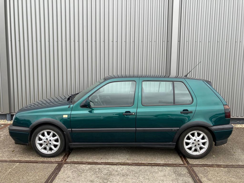 Volkswagen Golf 2.0 GTI ORGINEEL NL GELEVERDE GOLF GTI !, Voorwielaandrijving, Gebruikt, 4 cilinders, 1984 cc