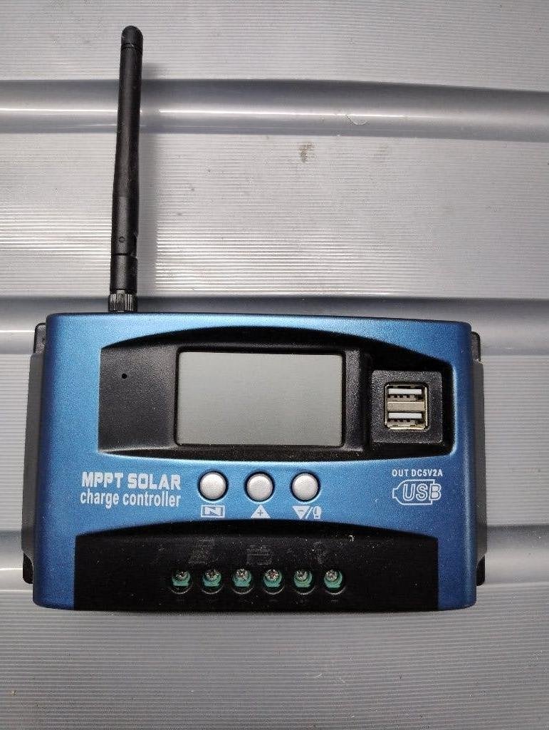 MPPT Solar Laadregelaar met USB-uitgang 100 Ampère, Ophalen of Verzenden, Zo goed als nieuw