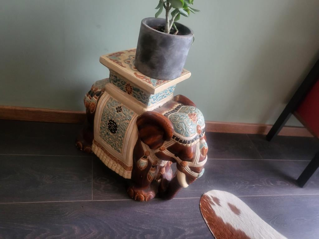 Decoratieve olifant bijzettafel/plantenstandaard, Meerkleurig, Ophalen of Verzenden, Steen/keramiek, Oosters