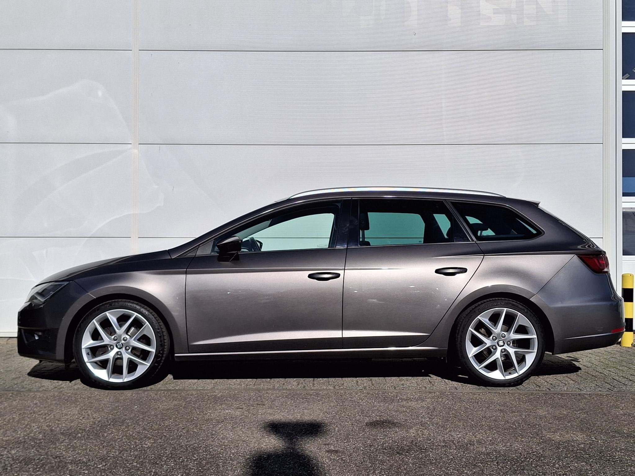 SEAT Leon ST 1.4 EcoTSI FR Connect | Apple Carplay & Android, Auto's, Voorwielaandrijving, 12 maanden, Stof, Gebruikt