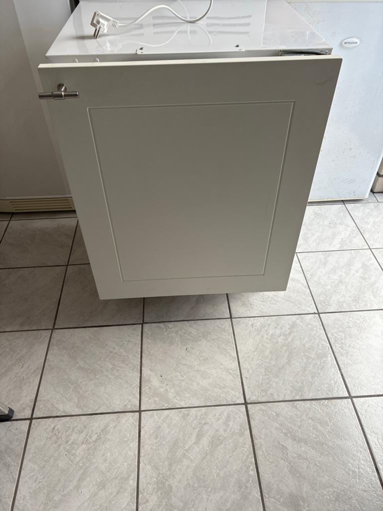 Compacte Inbouwvriezer met 3 Lades - Perfect voor Kleine Keu, Witgoed en Apparatuur, Vriezers en Diepvrieskisten, Gebruikt, Minder dan 60 cm