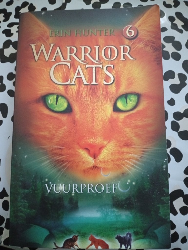 Warrior Cats Vuurproef - serie 1 deel 6 - Erin Hunter, Ophalen of Verzenden, Zo goed als nieuw, Erin Hunter