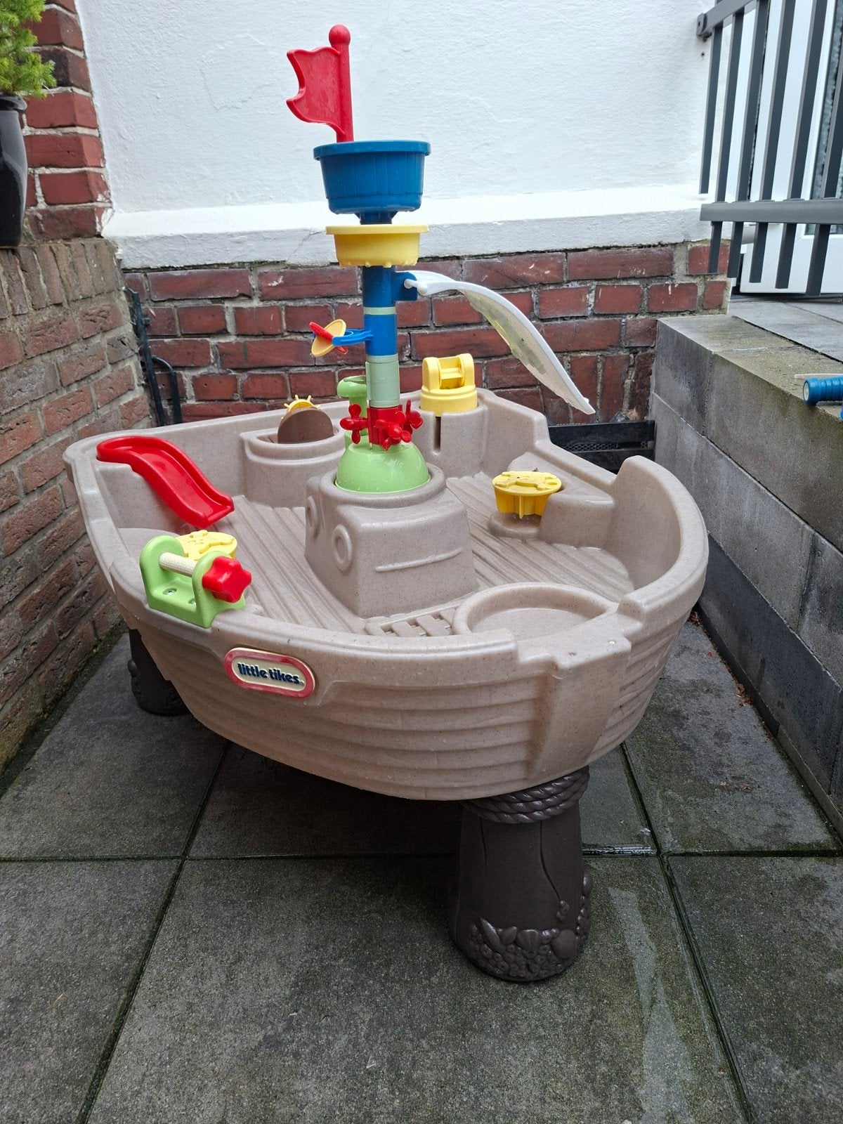little tikes piraten boot  water tafel, Kinderen en Baby's, Speelgoed | Buiten | Zandbakken, Ophalen