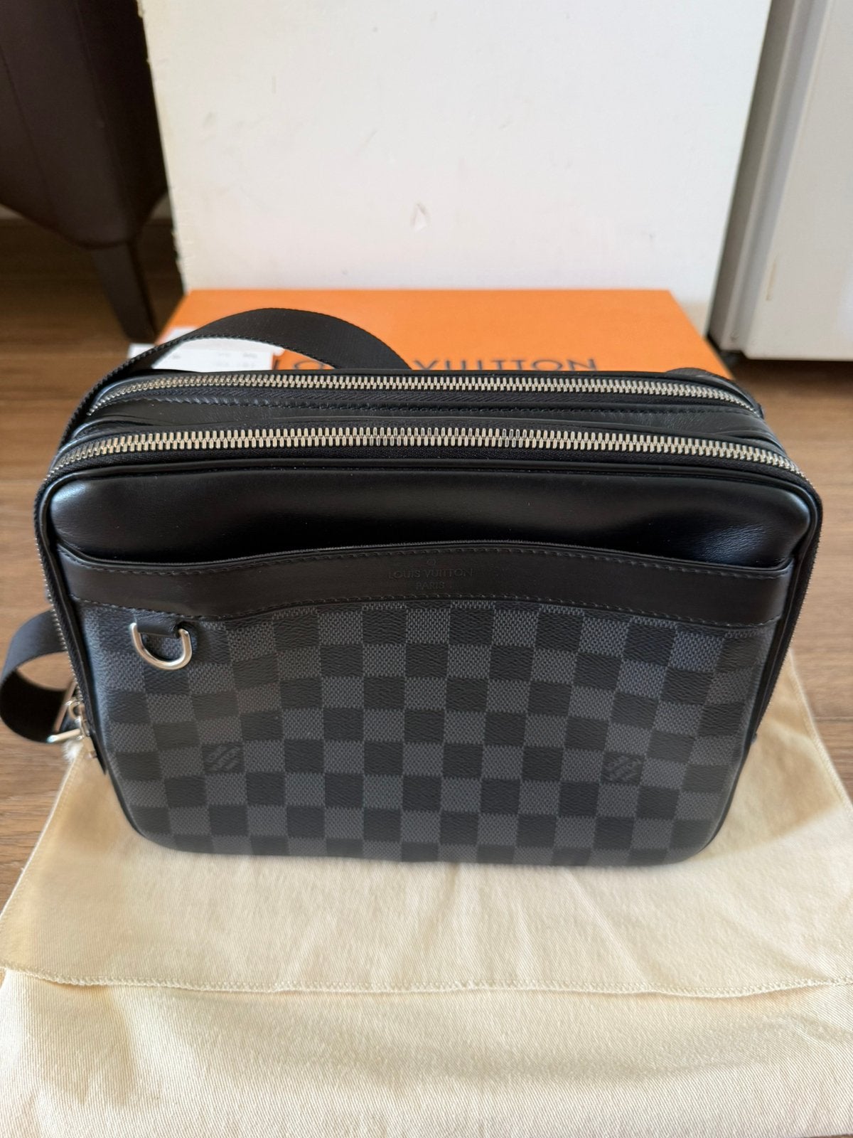 Louis vuitton trocadero PM schoudertas damier graphite, Ophalen of Verzenden, Zo goed als nieuw, Zwart