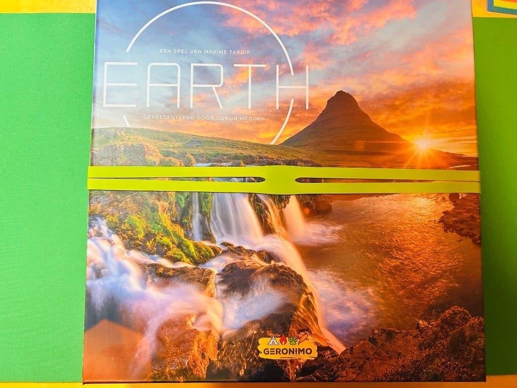 Earth (NL) (incl. Weather module, KS gifts & 5 playmats!), Vijf spelers of meer, Ophalen of Verzenden, Nieuw, Geronimo