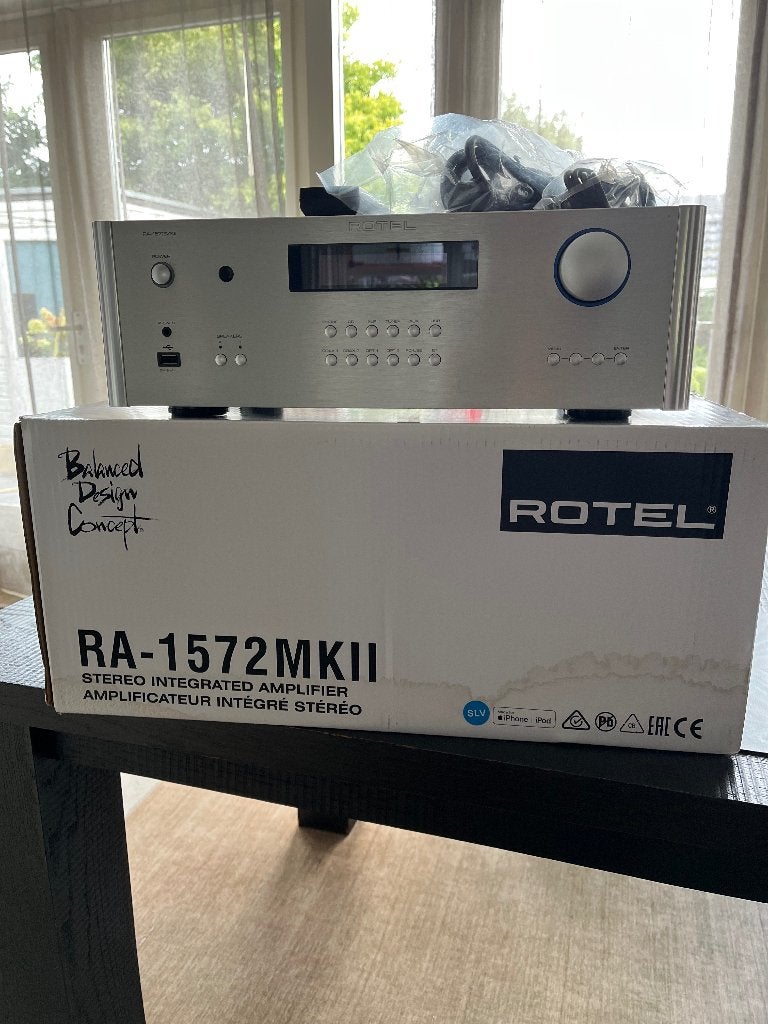 Rotel RA1572 MKII, Ophalen, Zo goed als nieuw, 120 watt of meer, Overige merken