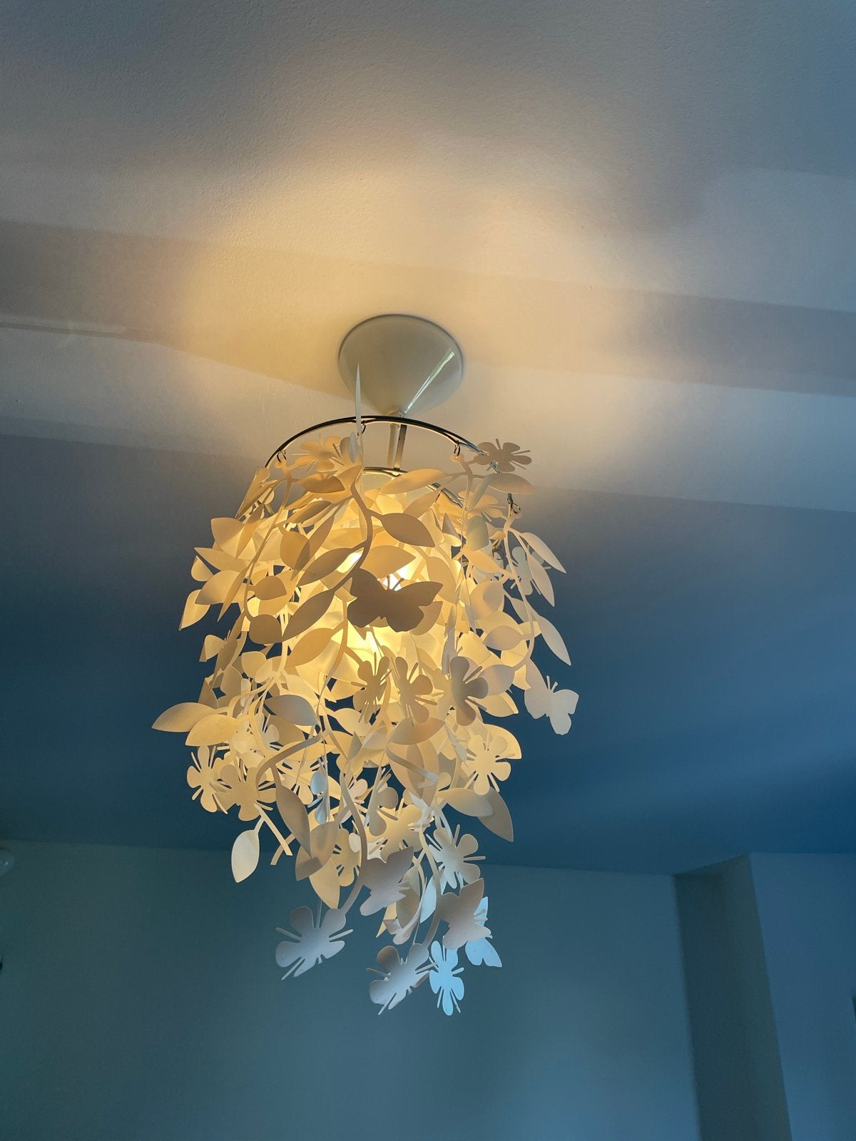 IKEA PS Maskros hanglamp - Witte vlinderlamp, Huis en Inrichting, Ophalen of Verzenden, Zo goed als nieuw, Kunststof, E27 (groot)