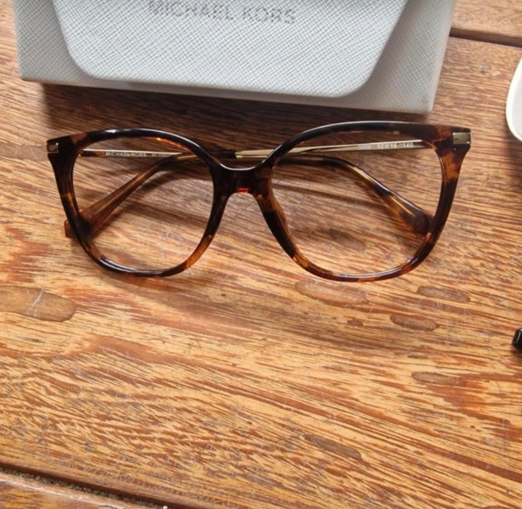 Michael Kors bril zonder glazen  nieuw in case, Sieraden, Tassen en Uiterlijk, Zonnebrillen en Brillen | Heren, Ophalen of Verzenden