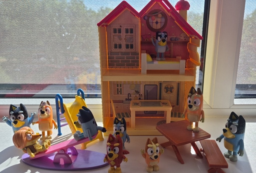 Bluey poppenhuis, Ophalen, Poppenhuis