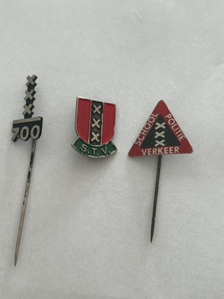 Set vintage Amsterdam speldjes – 700 jaar / verkeer / S.T.V., Verzenden, Gebruikt