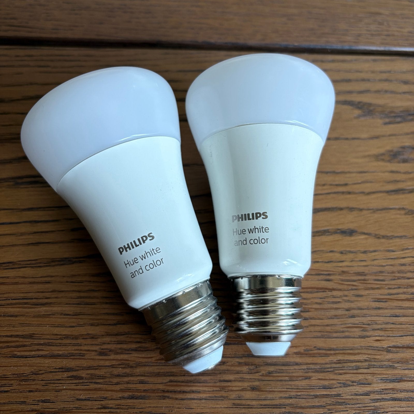 Philips Hue White and Color E27 LED Lampen (2 stuks), Huis en Inrichting, Lampen | Losse lampen, Ophalen, Bedienbaar via app, 60 watt of meer