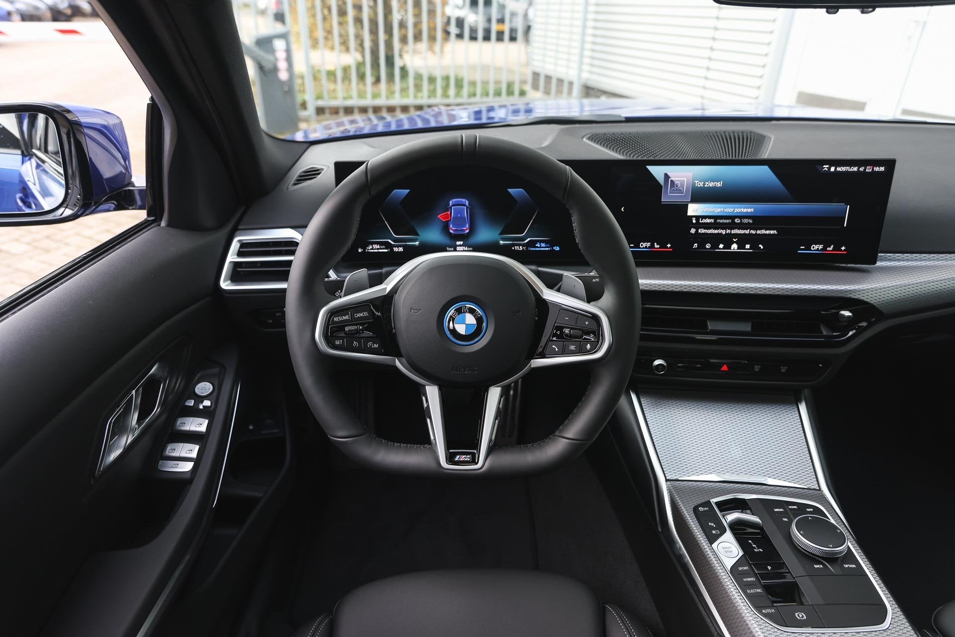 BMW 3 Serie 330e M Sport Automaat / Schuif-kanteldak / Trekh, Automaat, Achterwielaandrijving, Zwart, 4 cilinders