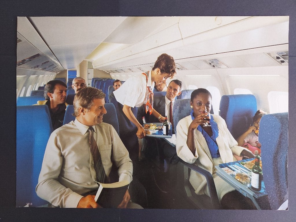 Fotokaart van het interieur van KLM Fokker F100 (F976), Ophalen of Verzenden, Gebruikt, Kaart, Foto of Prent
