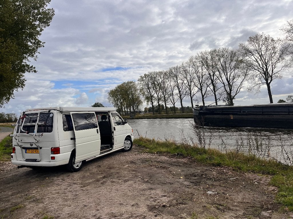 VW-T4 camper (verlengd-benzine), Caravans en Kamperen, Campers, Buscamper of Camperbus, Volkswagen, Handgeschakeld, Luifel