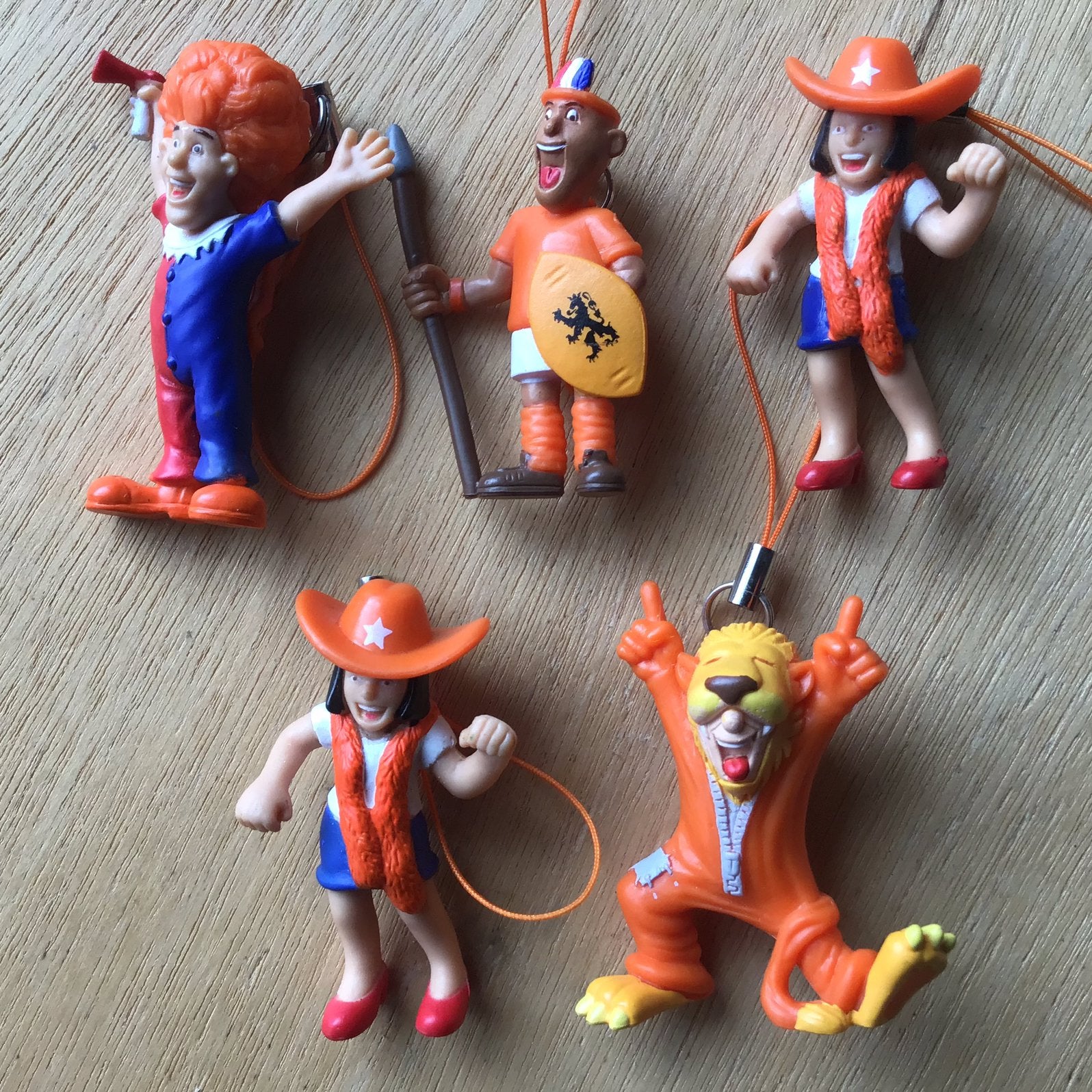 Oranje voetbal legioen poppetje (5x) WK 2010 van Emté - ZGAN, Verzamelen, Supermarktacties, Overige supermarkten, Ophalen of Verzenden