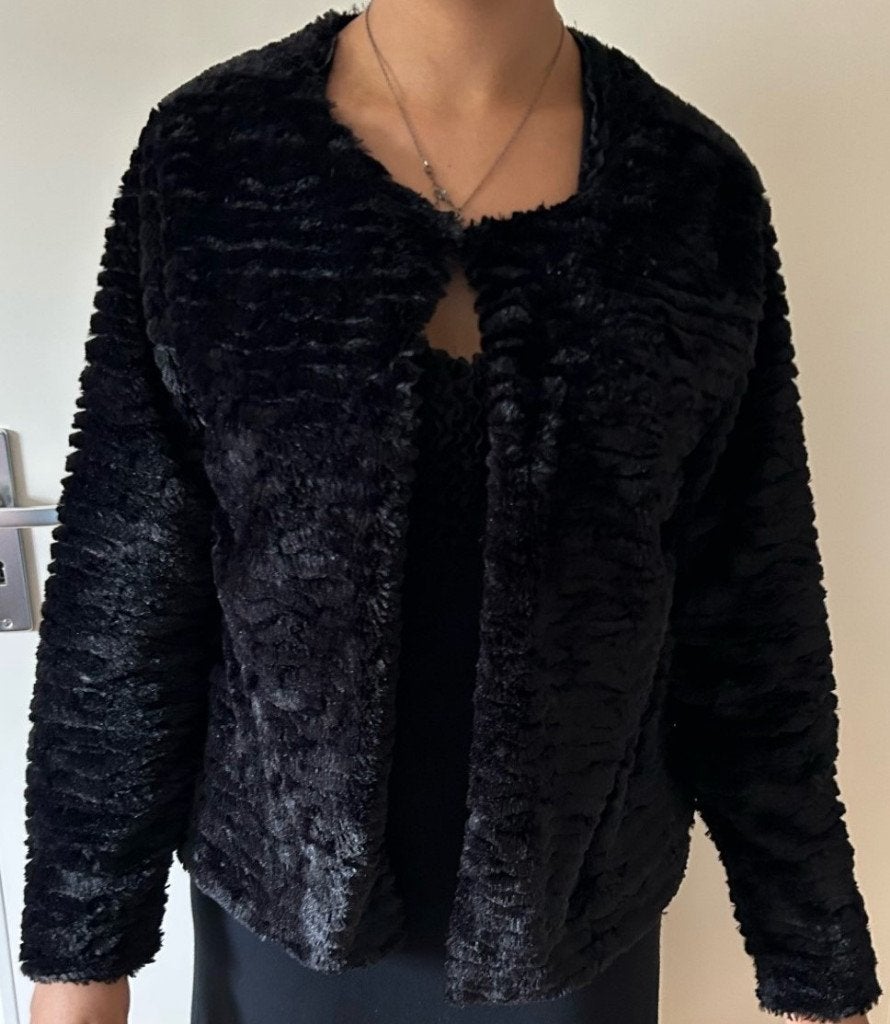 Dames - Zwart faux fur jasje van True Spirit, maat L, Zwart, Maat 42/44 (L), Nieuw, Ophalen of Verzenden