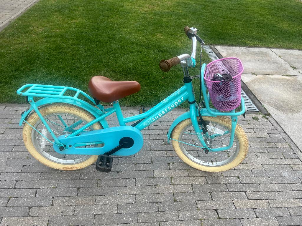 Kinderfiets 16 inch, Fietsen en Brommers, Fietsen | Kinderfietsjes, Ophalen, Terugtraprem, Zijwieltjes, Gebruikt