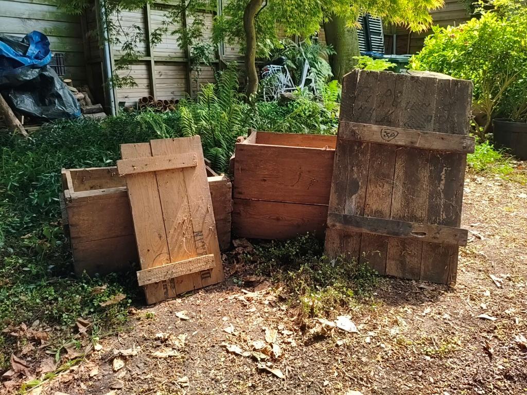 Antieke kisten en wasborden, Ophalen