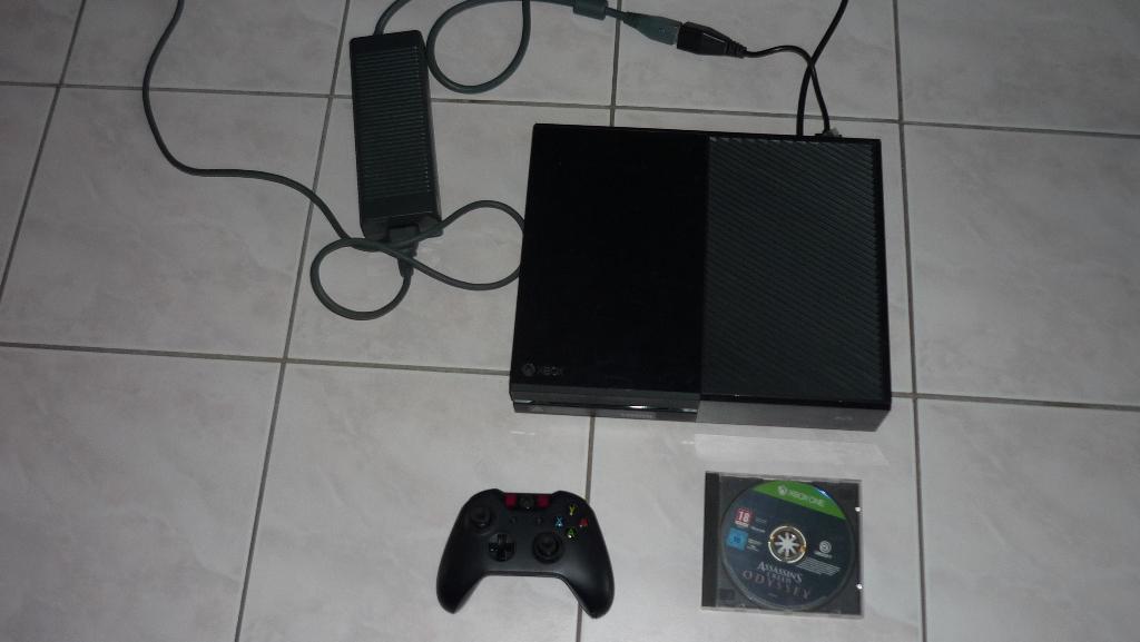 Xbox one met controller en Assins Creed Odyssey, Spelcomputers en Games, Spelcomputers | Xbox One, Xbox One, Ophalen of Verzenden
