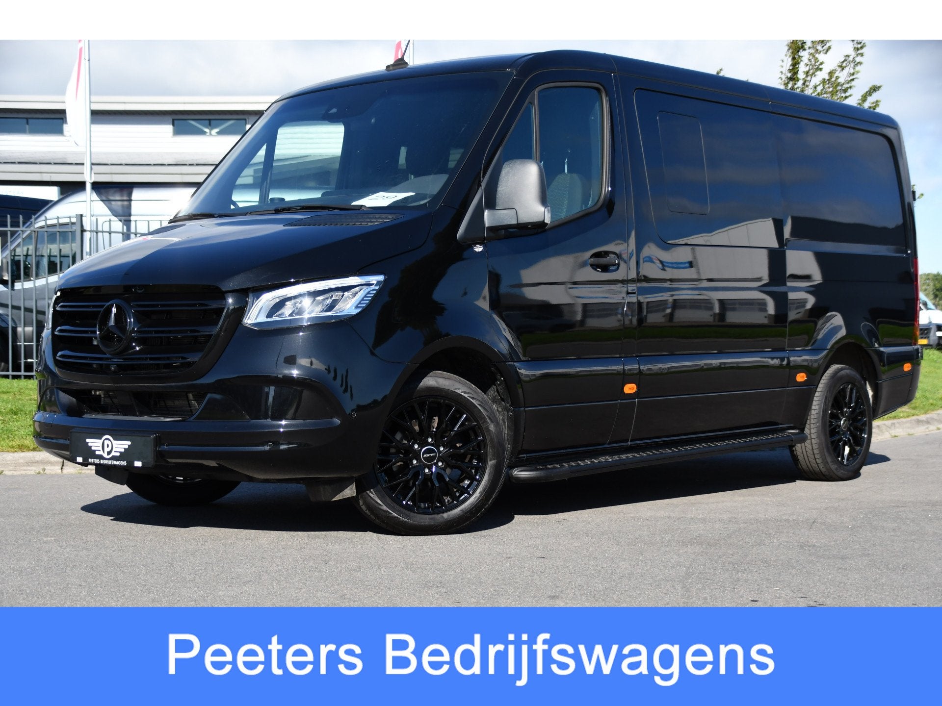 Mercedes-Benz Sprinter 319 3.0 CDI L2H1 DC Black Edition FUL, Auto's, Automaat, Gebruikt, Euro 6, 190 pk