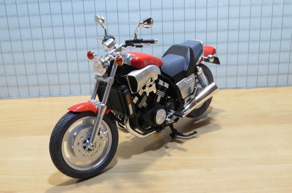 Yamaha V-max 1:12 Aoshima red, Ophalen of Verzenden, Motor, Info@hobbyexport.com, Nieuw