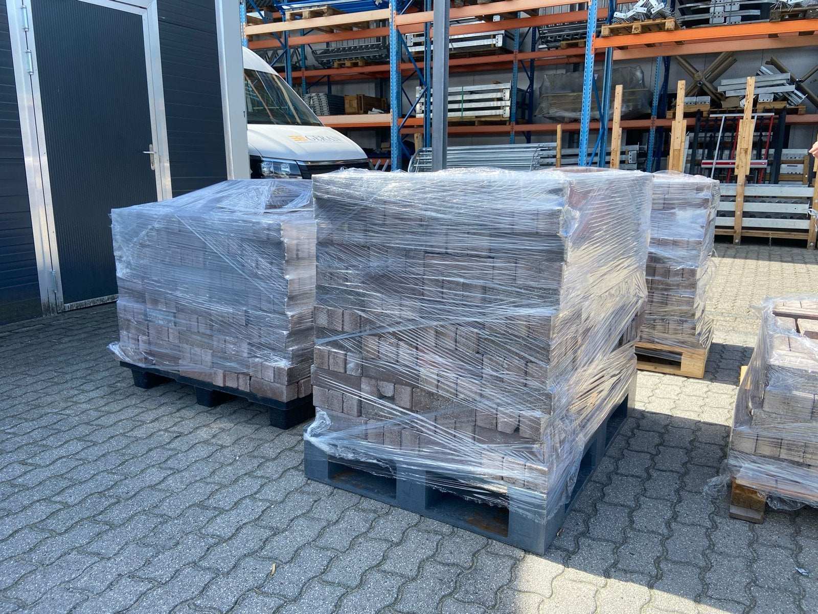 Ongeveer 37m2 betonklinkers, sierklinkers, Tuin en Terras, Tegels en Klinkers, Ophalen, Gebruikt, Klinkers, 10 m² of meer