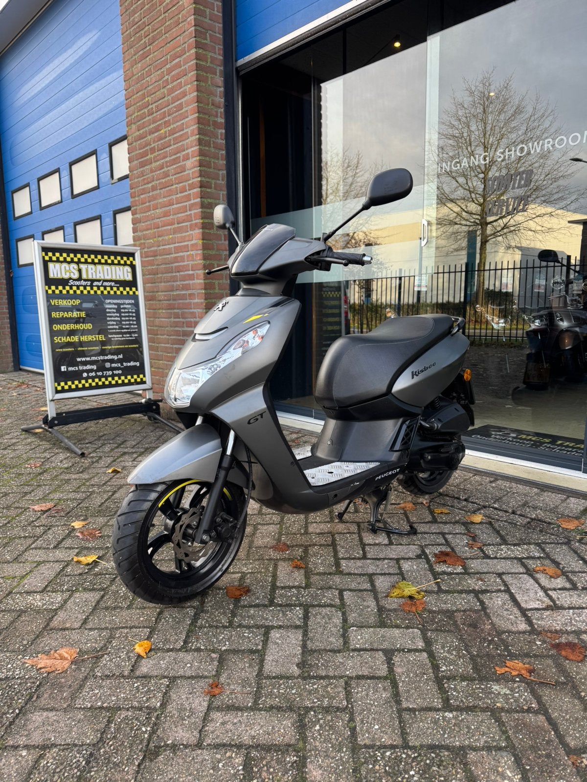Peugeot Kisbee GT bromscooter | 2021 | 7.433 km | Mat grijs, Fietsen en Brommers, Scooters | Peugeot, Ophalen, Gebruikt, Overige modellen