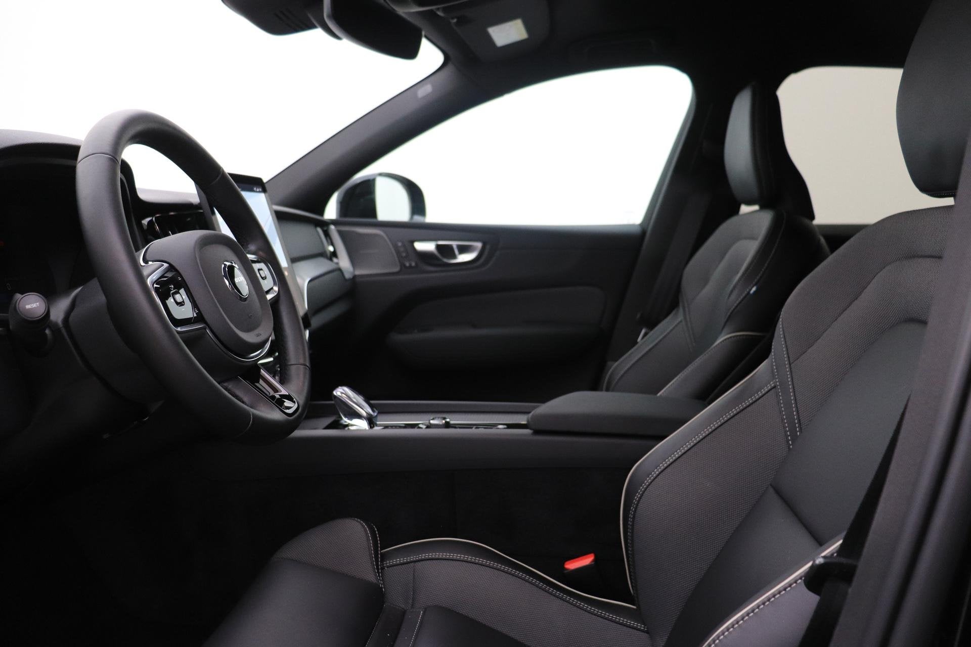 Volvo XC60 T6 Plus Black Edition | FACELIFT | Harman/Kardon, Auto's, Automaat, Gebruikt, Euro 6, 4 cilinders