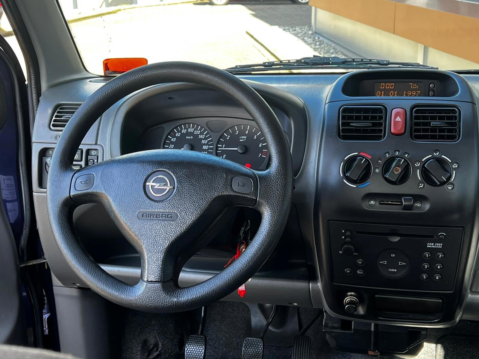 Opel Agila 1.2-16V Elegance, Voorwielaandrijving, Gebruikt, 31 €/maand, Blauw