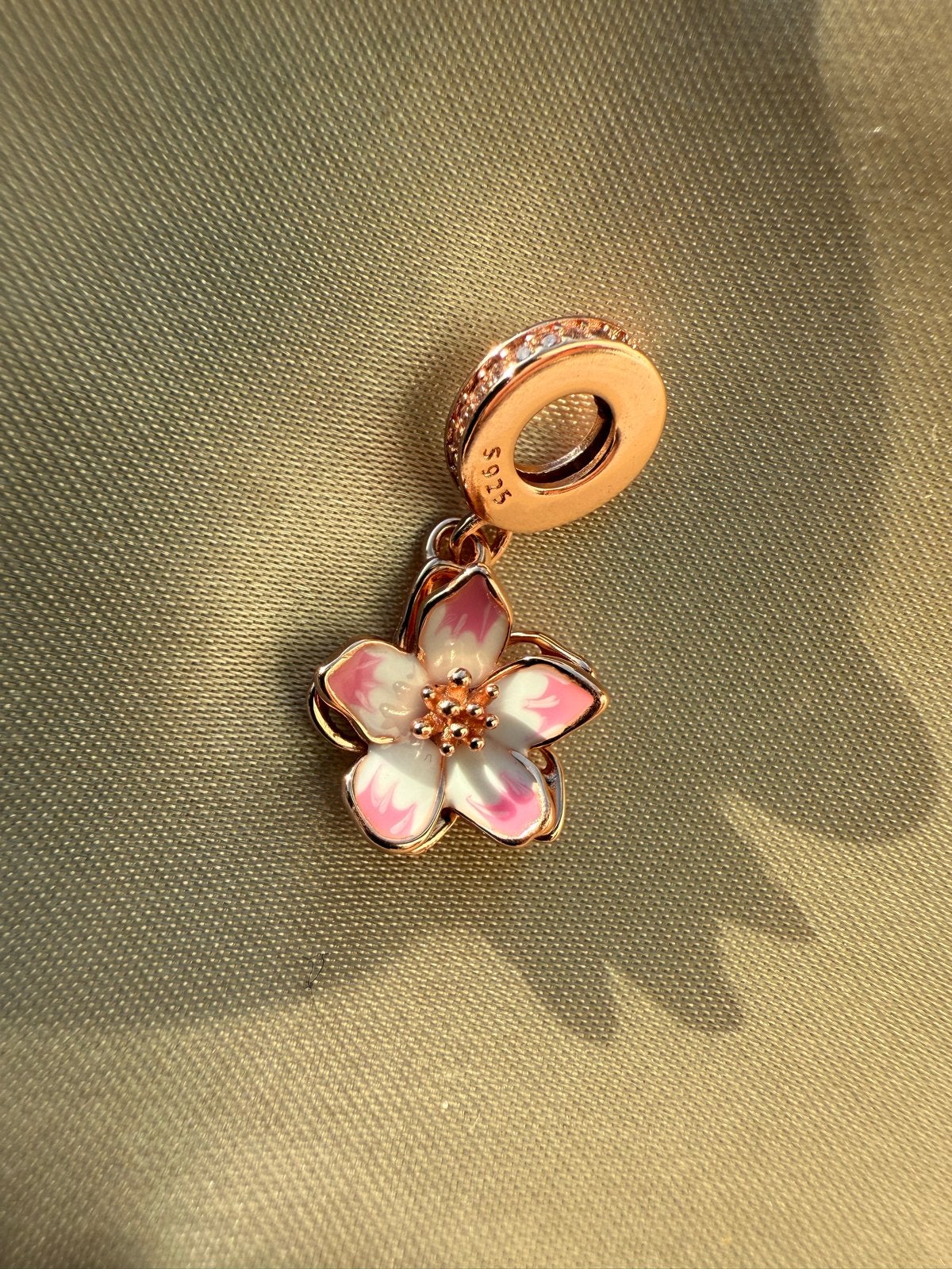 Roze pandora bloem bedel met strass - S925, Sieraden, Tassen en Uiterlijk, Bedels, Overige merken, Verzenden, Nieuw, 1 bedel
