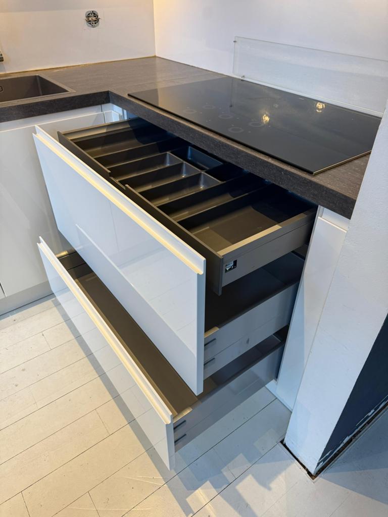 Complete Moderne Nolte Hoekkeuken Apparatuur GEDEMONTEERD, Wit, Overige typen, Ophalen of Verzenden, Hoogglans of Gelakt