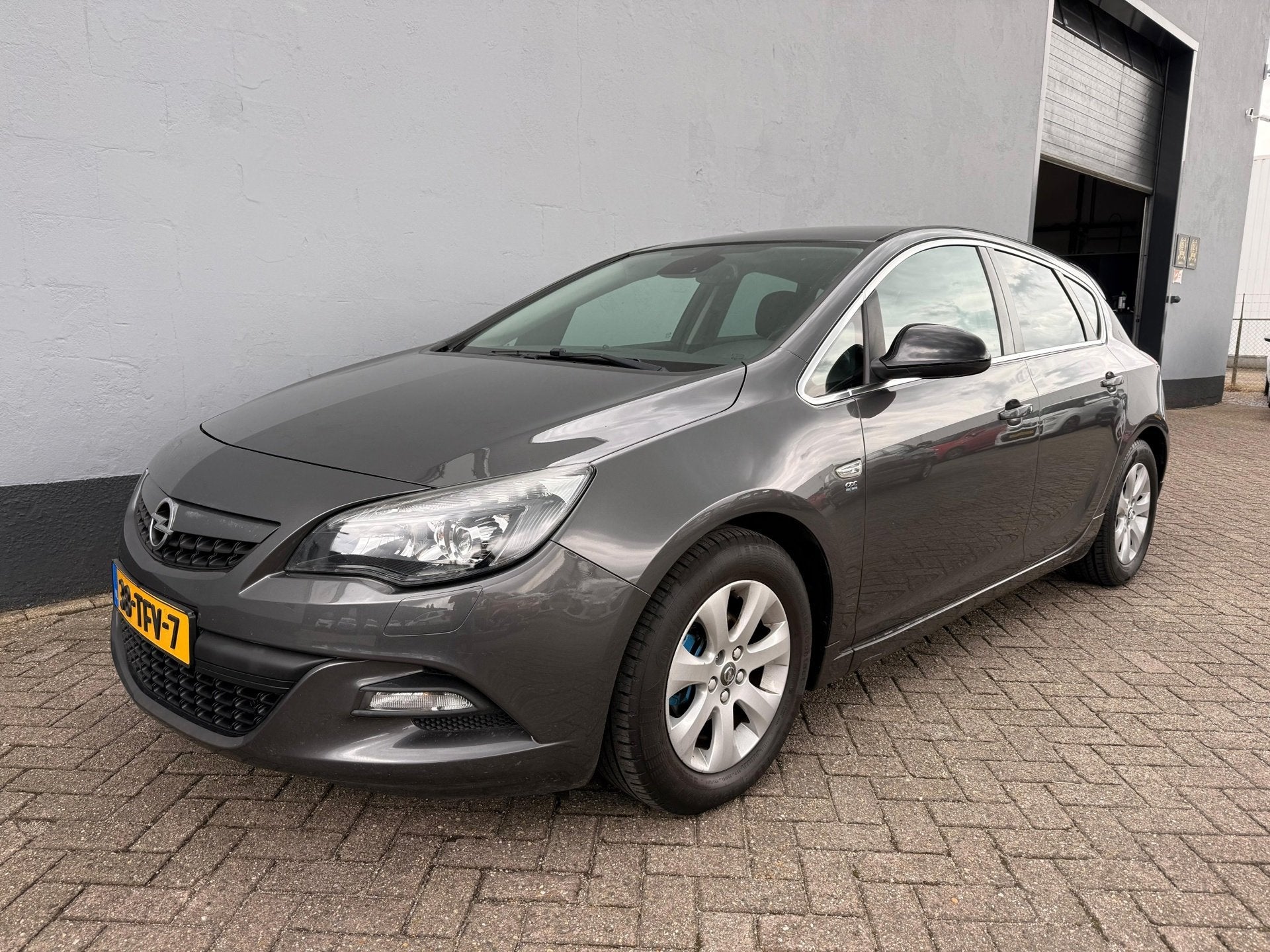 Opel Astra 1.4 Turbo Edition - Climate Control, Auto's, Opel, Voorwielaandrijving, Euro 5, Gebruikt, 680 kg