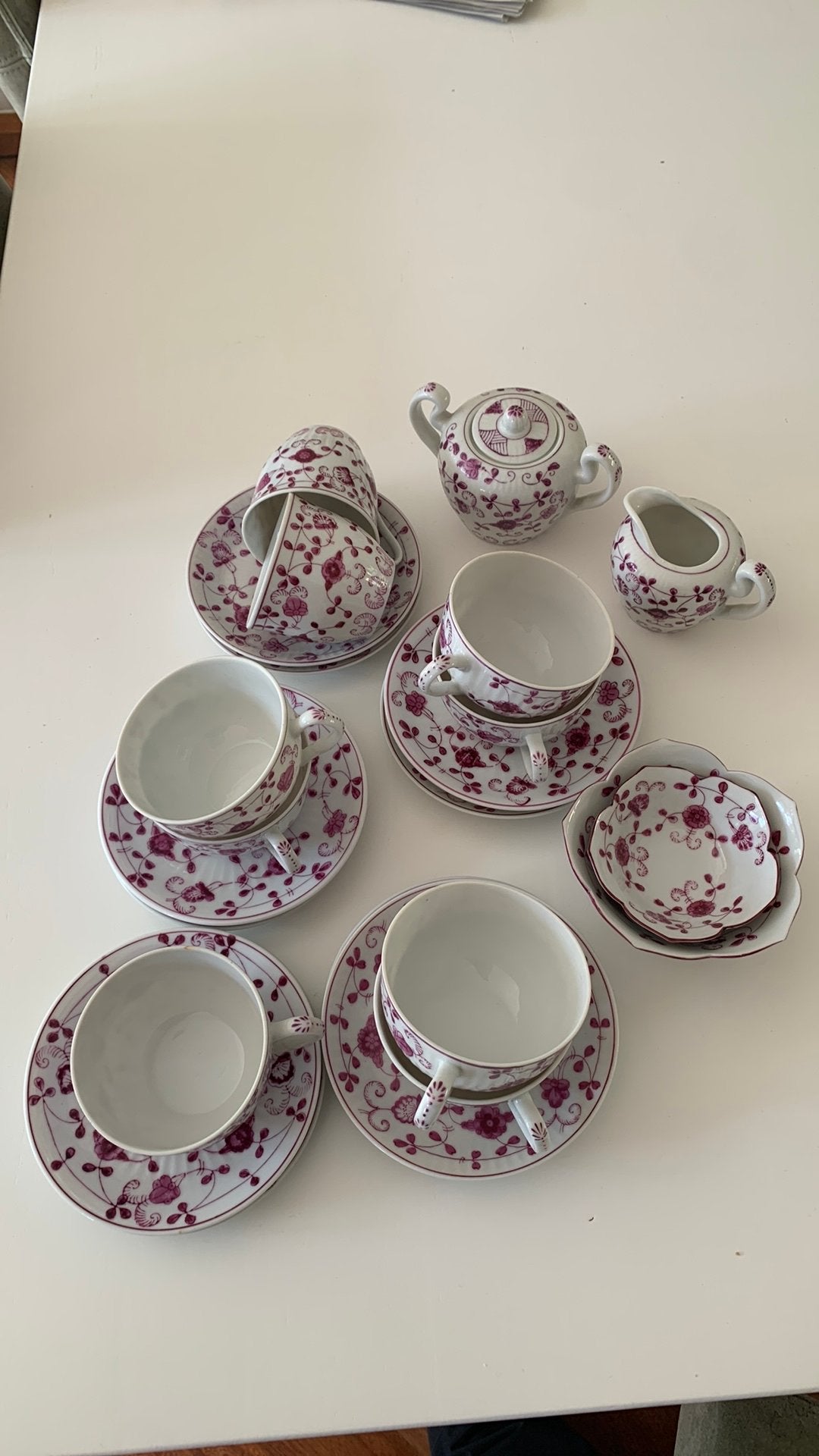 Thee en koffie kop en schotels A Wernecke China Purpur, Ophalen