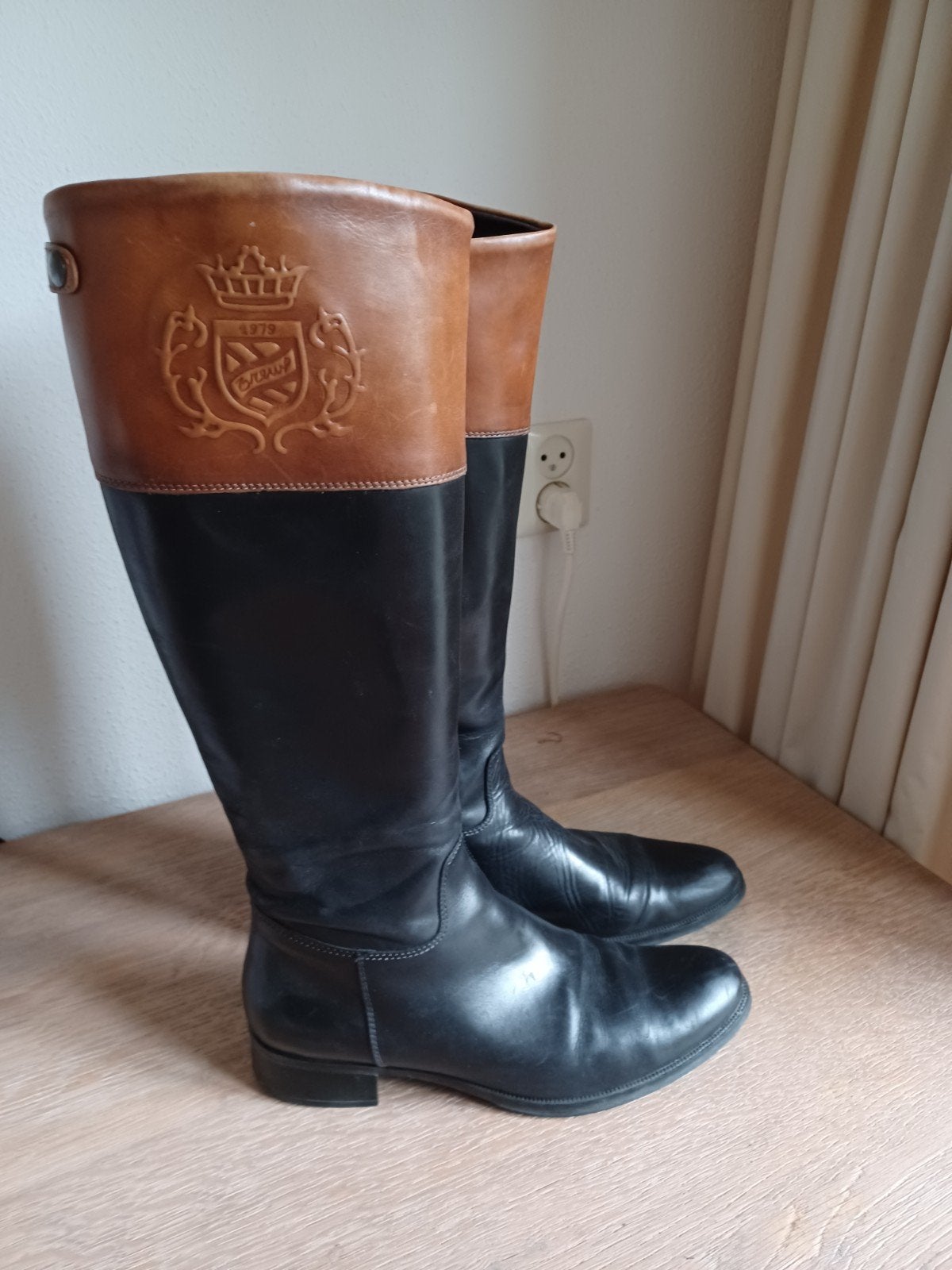 Leren laarzen, zwart met bruine rand,  maat 40/41., Kleding | Dames, Hoge laarzen, Zwart, Ophalen of Verzenden, Gedragen